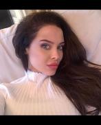 Brunette independent princess is for you